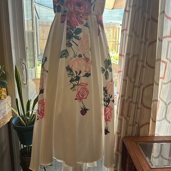 Betsy Adam white with pink flowers gown - Picture 3 of 13